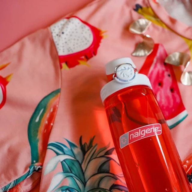 Nalgene product view: 24oz On-The-Fly Lock-Top Bottle V6 — 24oz On-The-Fly Lock-Top Bottle